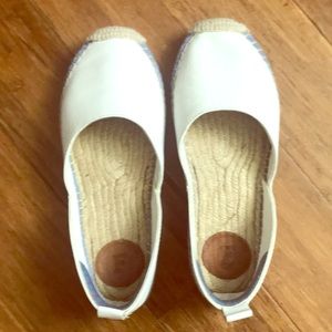 French Connection leather/woven flat